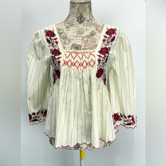 BBWM Cream and Red Embroidered Blouse with Flutter Sleeves size S - Picture 1 of 12